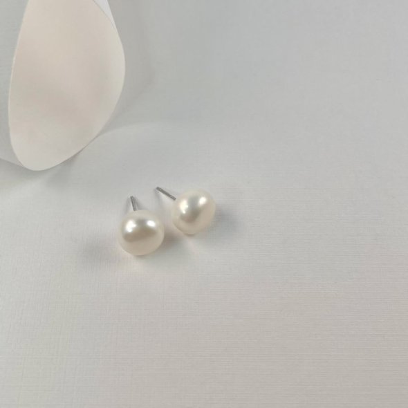 Σκουλαρίκια κουμπτωτά με μαργαριτάρια. - ΛΕΥΚΟ, MOTHER OF PEARL