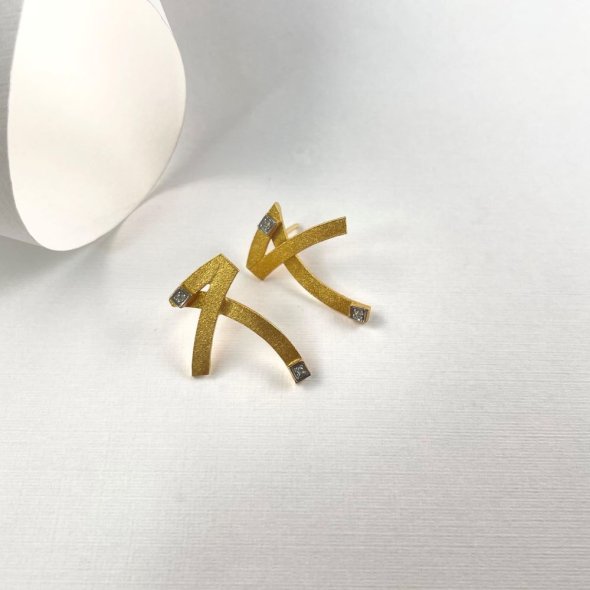 Σκουλαρίκια σε λαμπερό κίτρινο χρυσό και λευκά διαμάντια - ΚΙΤΡΙΝΟ, ΧΡΥΣΟΣ K18, ΔΙΑΜΑΝΤΙ, 0,004