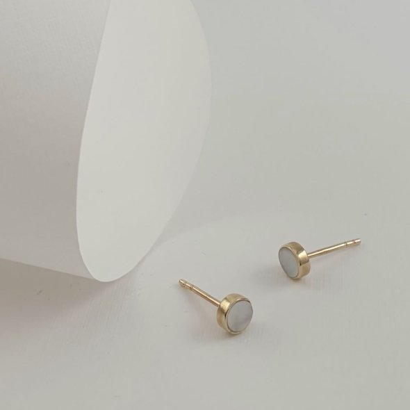 Σκουλαρίκια χρυσά στρόγγυλα με Φίλντισι - ΚΙΤΡΙΝΟ, ΧΡΥΣΟΣ K14, MOTHER OF PEARL, WHITE