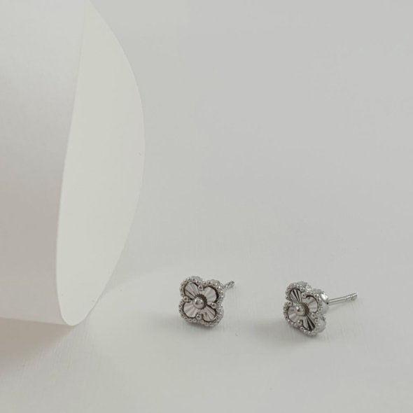Σκουλαρίκια κολλητά λουλούδι - ΛΕΥΚΟ, ΑΣΗΜΙ - 1
