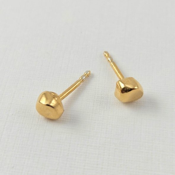 Σκουλαρίκια κολλητά ακανόνιστα - ΚΙΤΡΙΝΟ, ΑΣΗΜΙ - 1