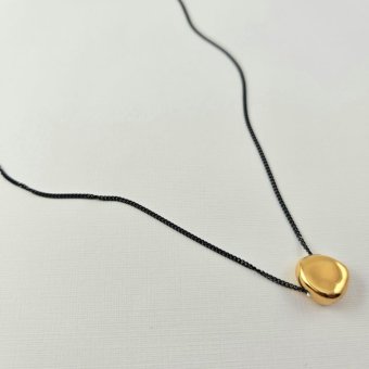 Κολιέ αλυσίδα μαύρη με χρυσό ακανόνιστο μενταγιόν - ΚΙΤΡΙΝΟ-ΜΑΥΡΟ, ΑΣΗΜΙ